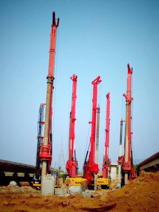 梧州旋挖钻机培训学校费用：大国重器，三一SR285R助力印度班加罗尔地铁项目（大国重器，三一SR285R帮助印度班加罗尔地铁项目）插图2